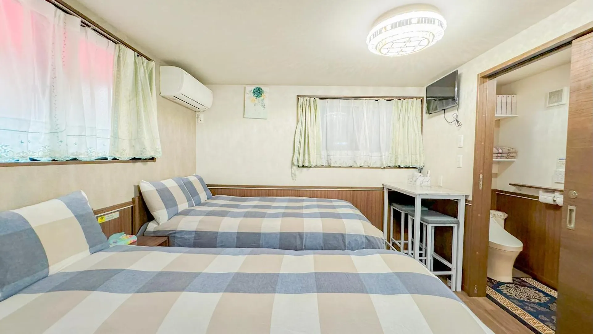 Shinjuku Warm Villa I Tokyo Japan